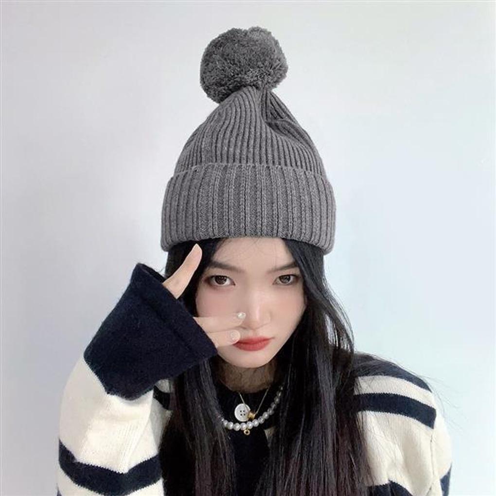 Pom-pom drop knit beanie (gray)