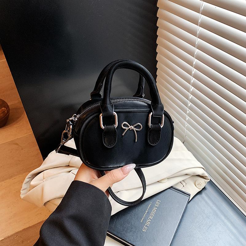 

Mini small bag women s bow new portable bowling bag versatile messenger single shoulder mouth red envelope чорний