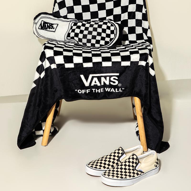 Vans Slip-On Classic Casual Checkerboard Carpet Set Low Top Skate Shoes Unisex Sneakers Black White VN000EYEBWW(S-BOX)