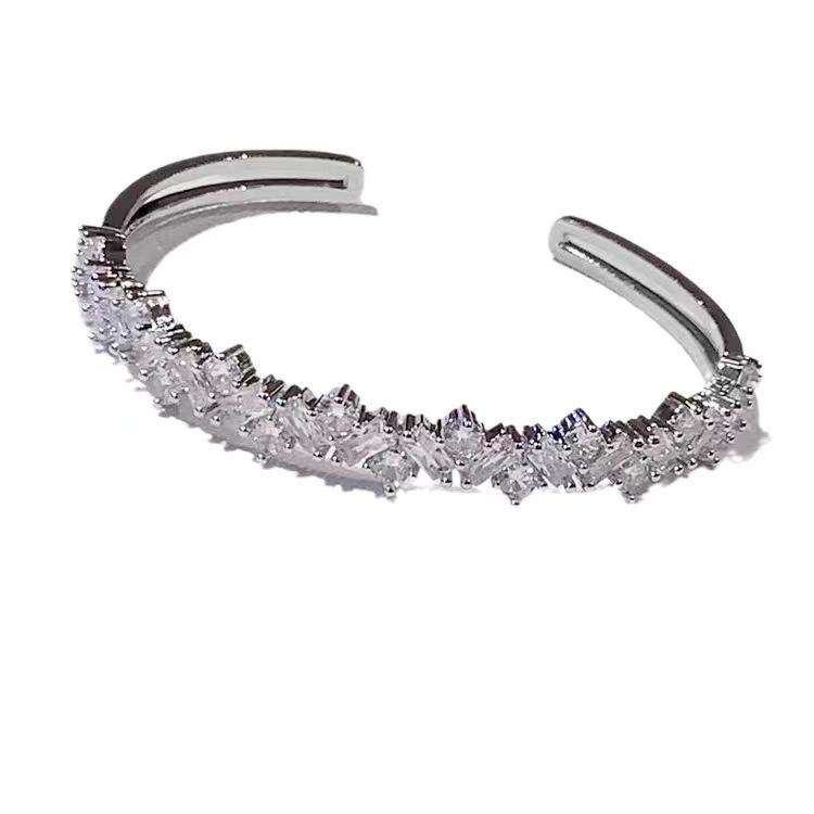 

Exquisite super flash irregular diamond-encrusted open bracelet women s light luxury high-end full diamond bracelet niche fashion jewelry tide