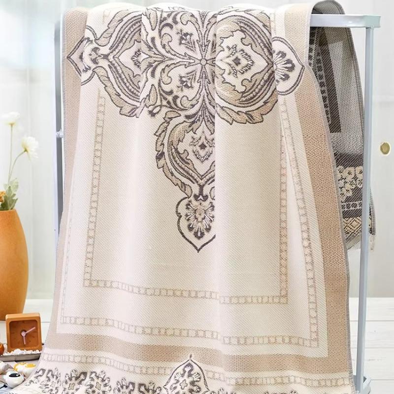 70 X 140cm Jacquard Pattern Breathable Gauze Bath Towel, 100% Cotton Four Layer Gauze Breathable Towel ,Soft Absorbent Large Bath Towel for Home, 1pc