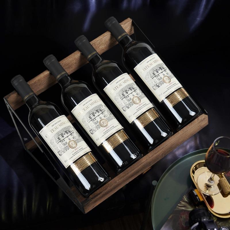Trapezoidalny Stojak na Wino - Nachylony Stojak na 4 Butelki, Rustykalny Drewniany Uchwyt na Wino do Wystroju Domu