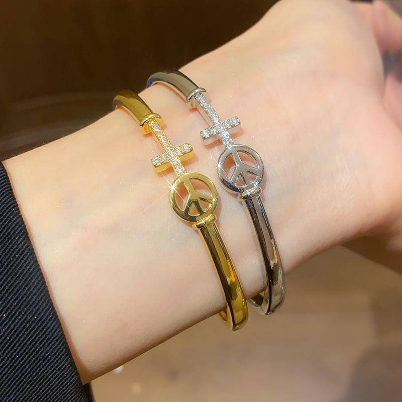 18K Gold Plated Zircon Flower Bangle: Elegant, Versatile Bracelet for Women