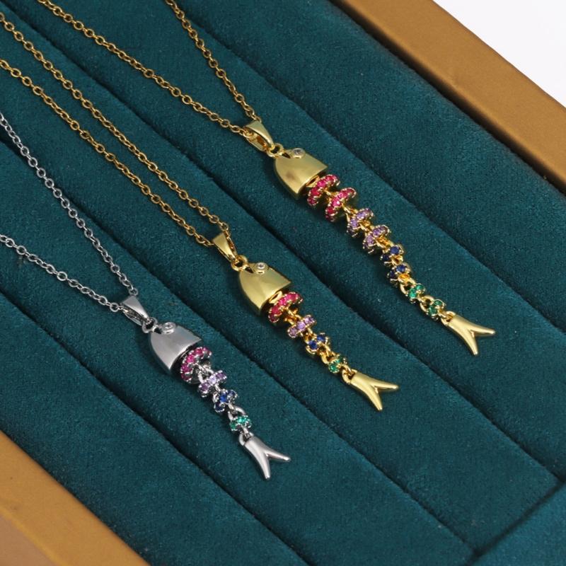 Creative Swinging Fish Pendant Necklace Colorful Copper Alloy Jewelry For Women Fashionable Dynamic Neckchain