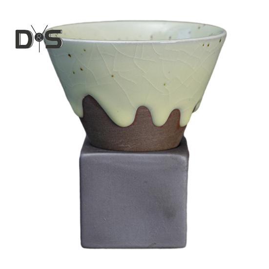 Tazza da caffè a imbuto in ceramica grezza da 200 ml con base Resistente al calore fatta a mano in stile giapponese Latte Cappuccino Tè Espresso Tazza affusolata Regalo di compleanno