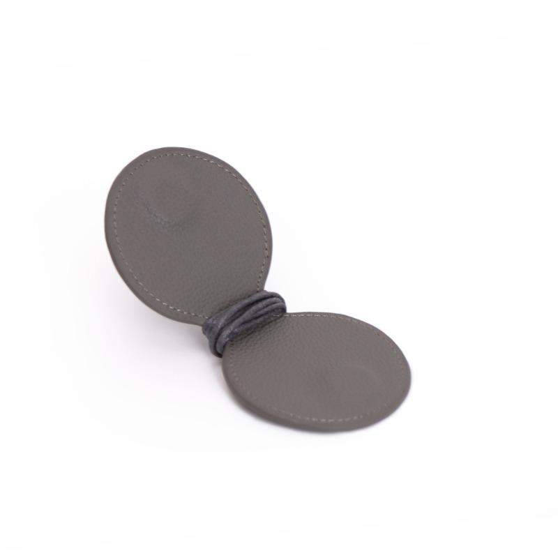 New niche design leather neck glasses bag texture accessories decorative pendant convenient magnetic sunglasses storage clip