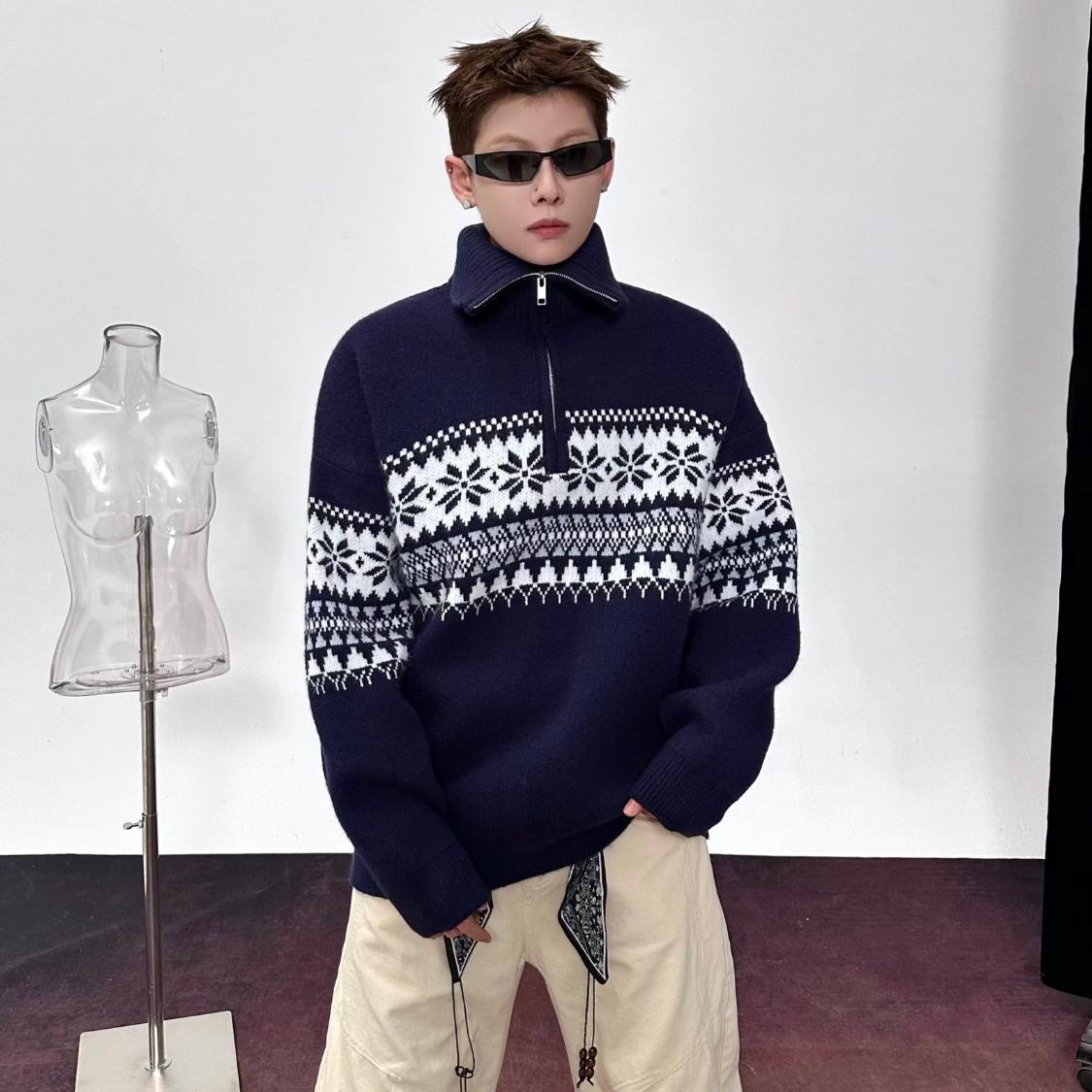 

Men s Fair Isle V-Neck Knit Pullover: 2025 Autumn/Winter American Retro Casual Style L темно-синього кольору