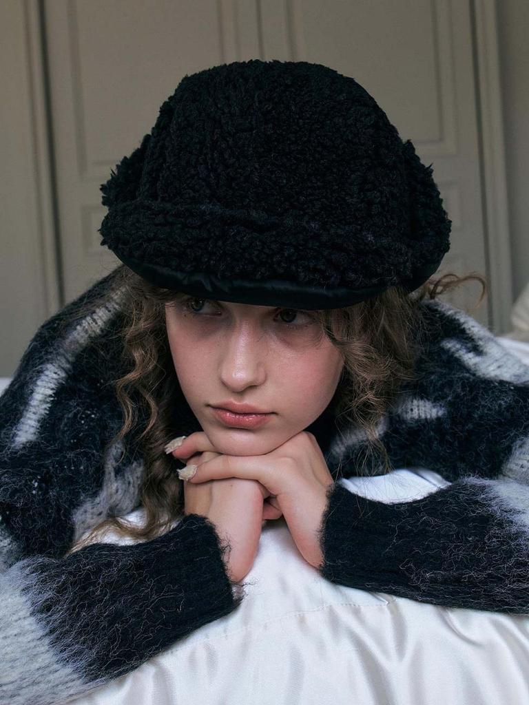 Poejidam Padding Earflap Hat In Black