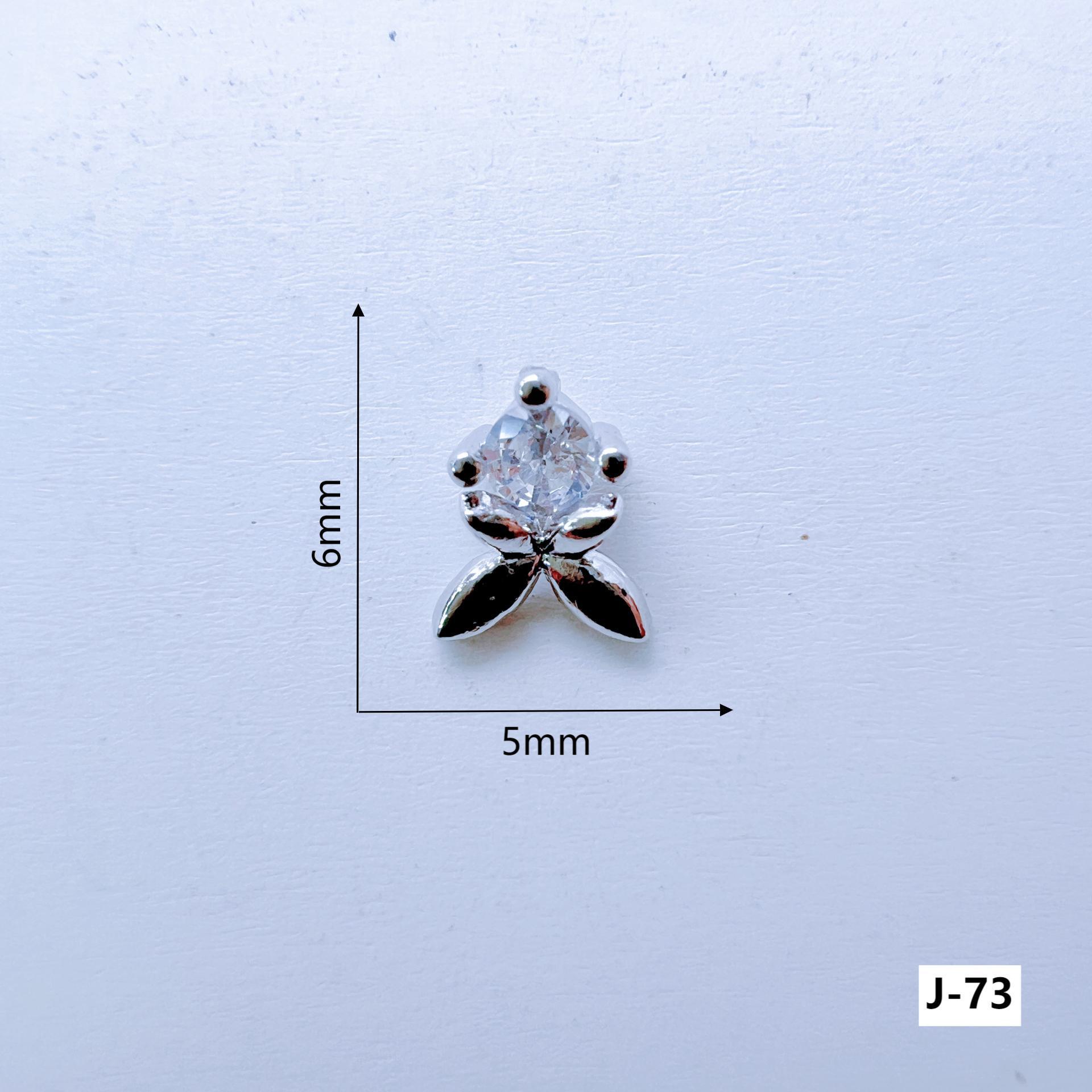 3D Shiny Rhinestone Nail Art Accessories: Silver Bow and Zirconia Heart Decoration
