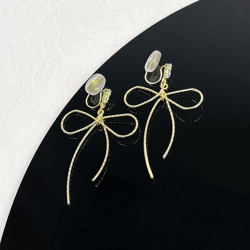 Korean Style Retro Pearl Ear Clip for Women - Mosquito Coil Holder, No Piercing, High-End, Fashionable and Versatile Luxury Earrings