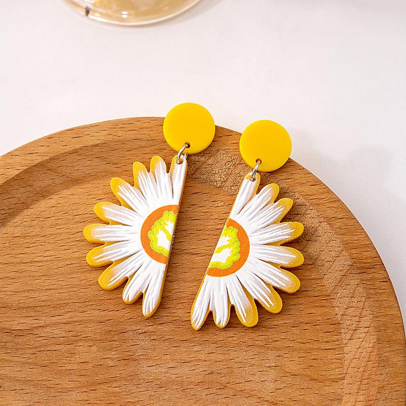 Small Daisy Flower Acrylic Earrings, Simple Design Irregular Earrings Contrasting Color Earrings Women