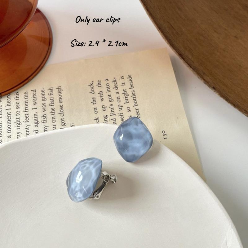 a pair French Drum Shaped Sugar Earrings Without Ear Holes Women's Water Ripple Resin Jelly Versatile Daily Spiral Ear Clip