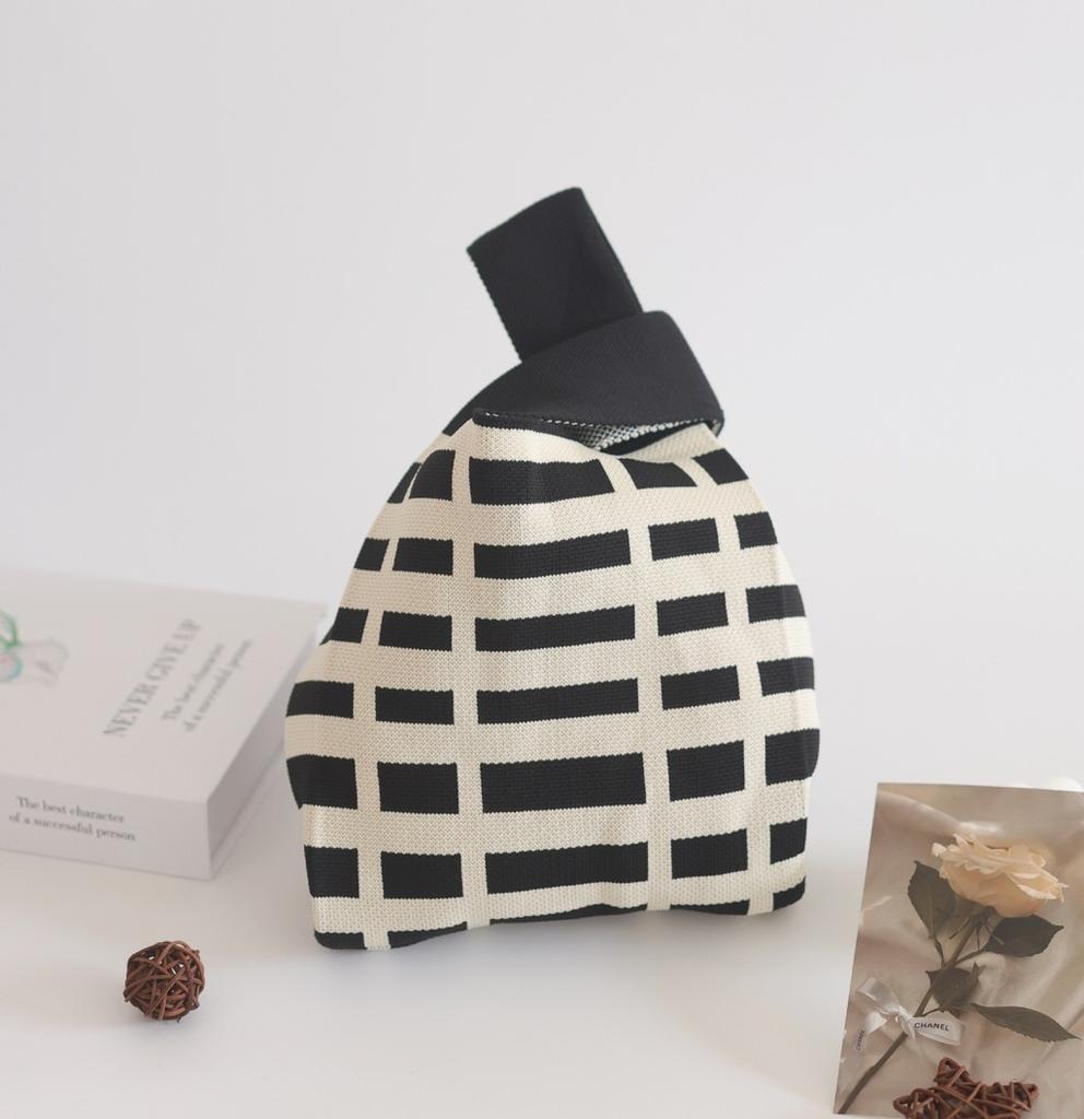 Trendy Knit Bucket Bag For Women Soft And Spacious Tote Bag With Eye-catching Patterns Ideal For Daily Wear And Gifts