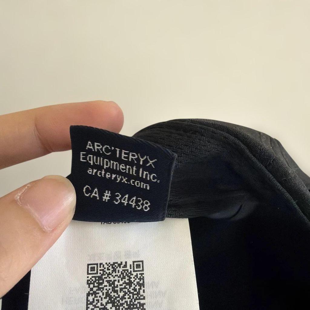 Used ARC'TERYX hat