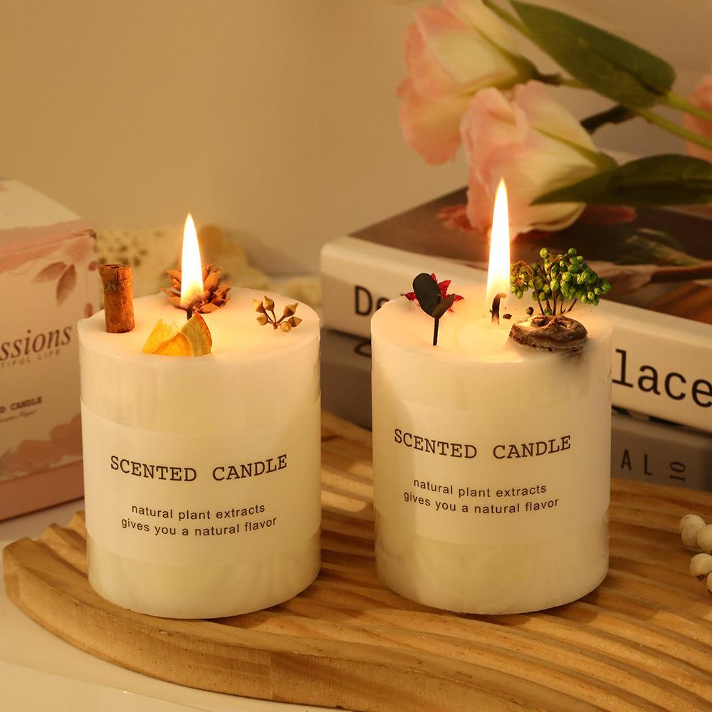 Handmade Creative Dried Flower Scented Candles for Home Use Without Romantic Fragrance Gift Pillar Wax Ornaments