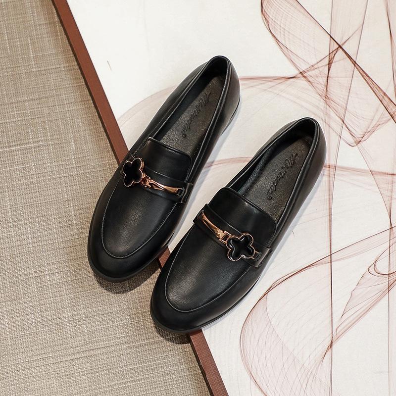 

Мода 2025 Туфли из маленькой кожи для студенток женские лоферы с цветочным принтом с круглым носком дерби с хрустальным цветком металлическая пряжка балетки женские оксфорды 44 4.5