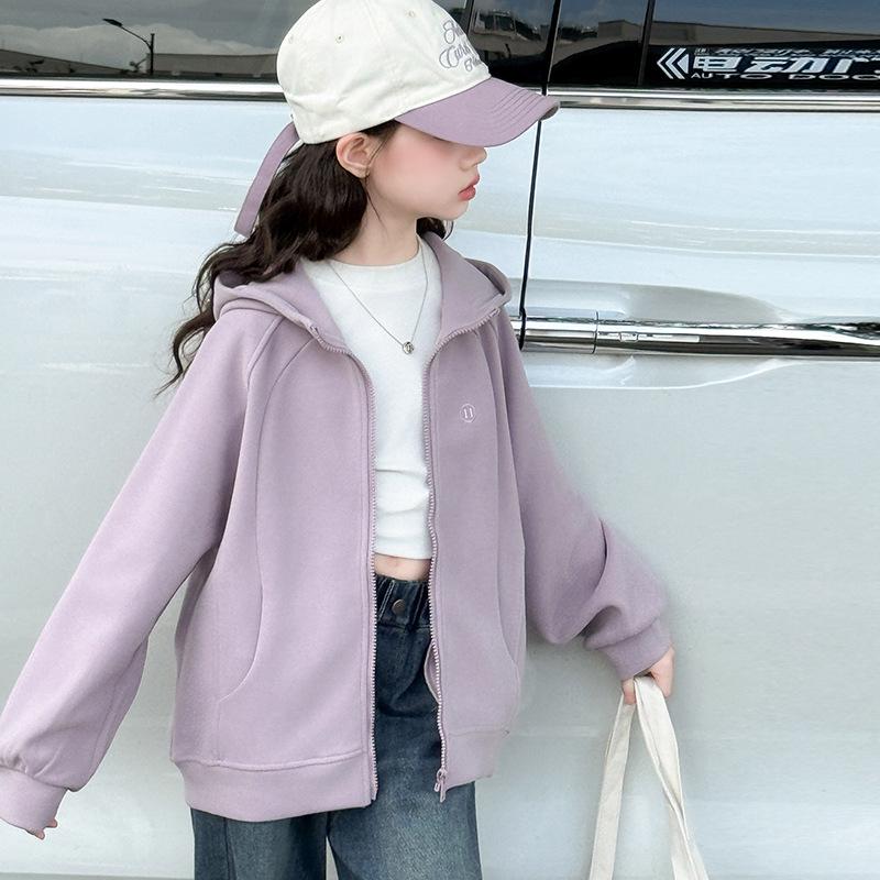Autumn 2025 Girls' Fashionable Sporty Two-Piece Set: Hooded Jacket & Jeans for Kids