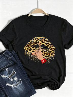 2026 Womens Clothing Star Print Tshirt Heart Pattern Trend Exquisite Cool Summer Top Fashionable Shortsleeved