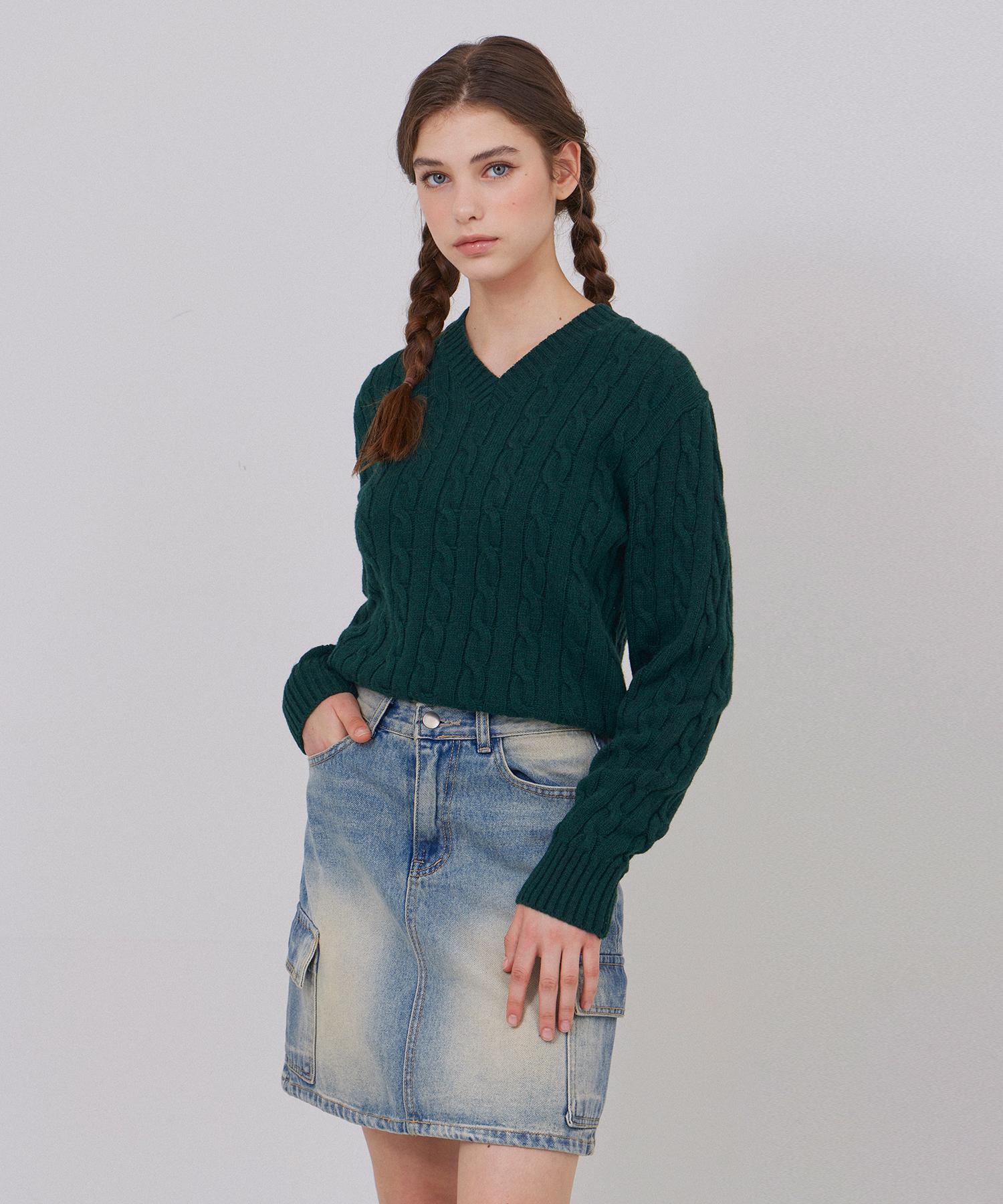 Belloel V-Neck Cable Knit Green Free