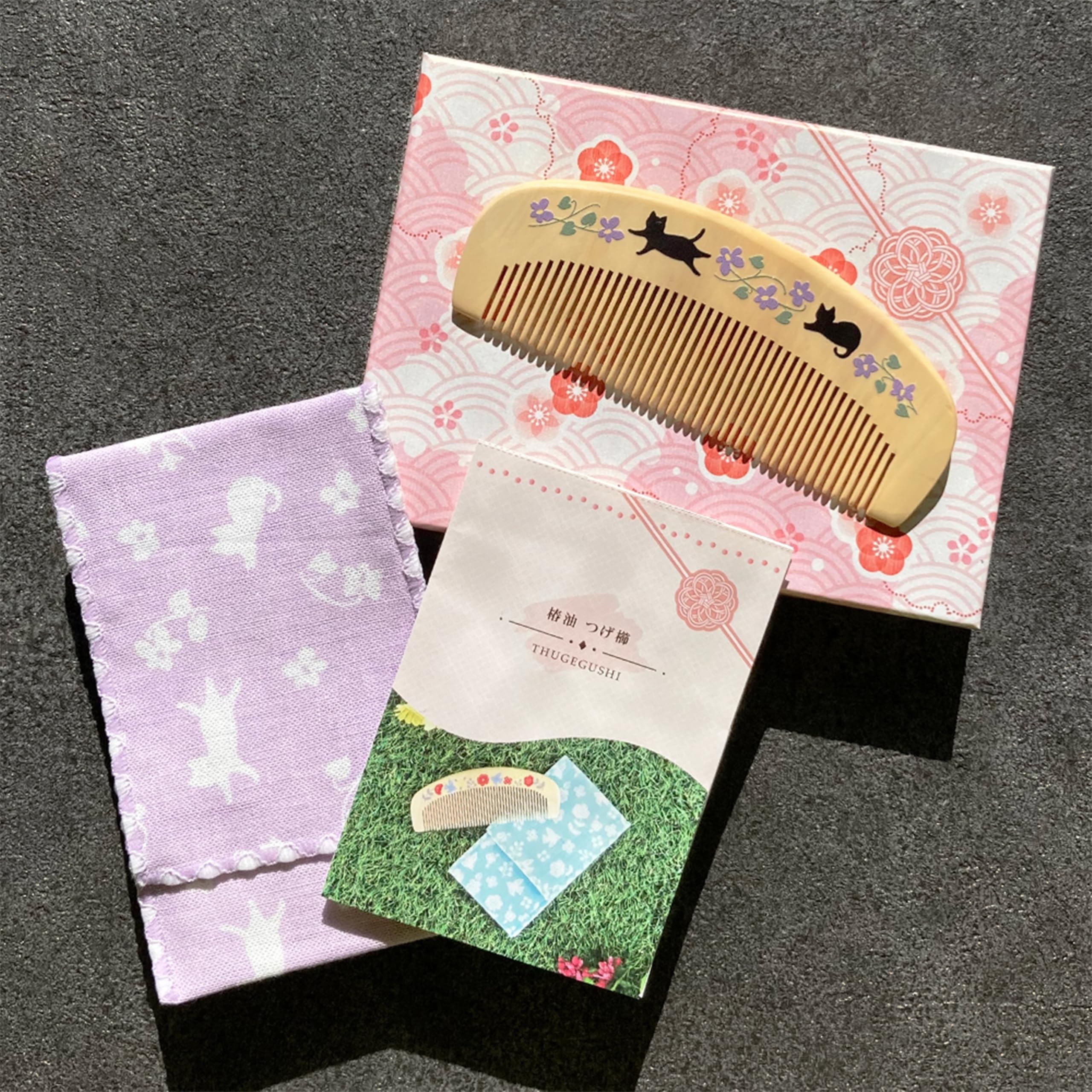 

Расческа из самшита Сделано в Bisugata no Wa Натуральное масло камелии Кошка x (Styleneo) Расческа, Расческа, Япония, Деревянная, Расческа, 100% (Дизайн с цветами, 4.7