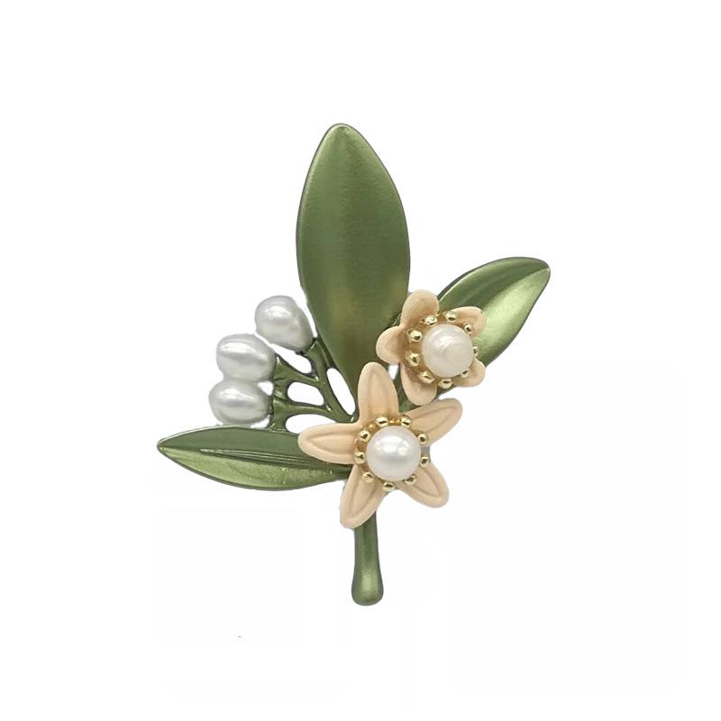 

Ретро Винтажная Брошь Эмаль Цвет Апельсина и Жемчуг Зажим для Шарфа