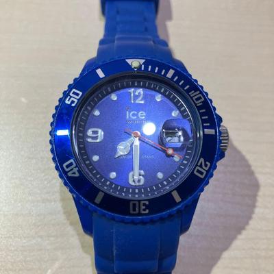 Used ICE WATCH Blue Silicone Waterproof Watch Battery Operated