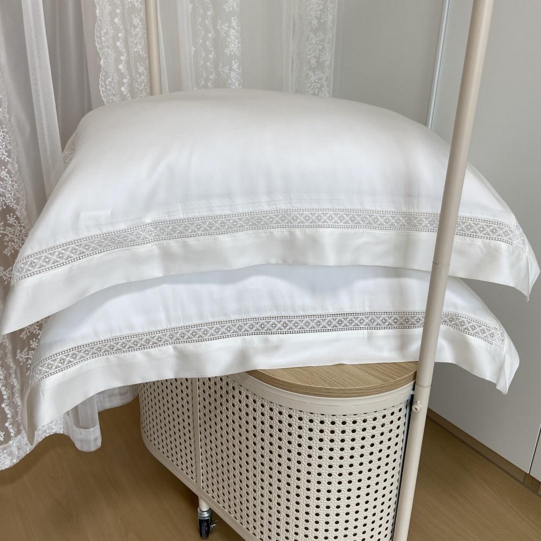 White 60-Thread Count Pillowcase Single Person Cool Smooth Color European Hollow out Pillowcase Summer Season 48cm x 74cm