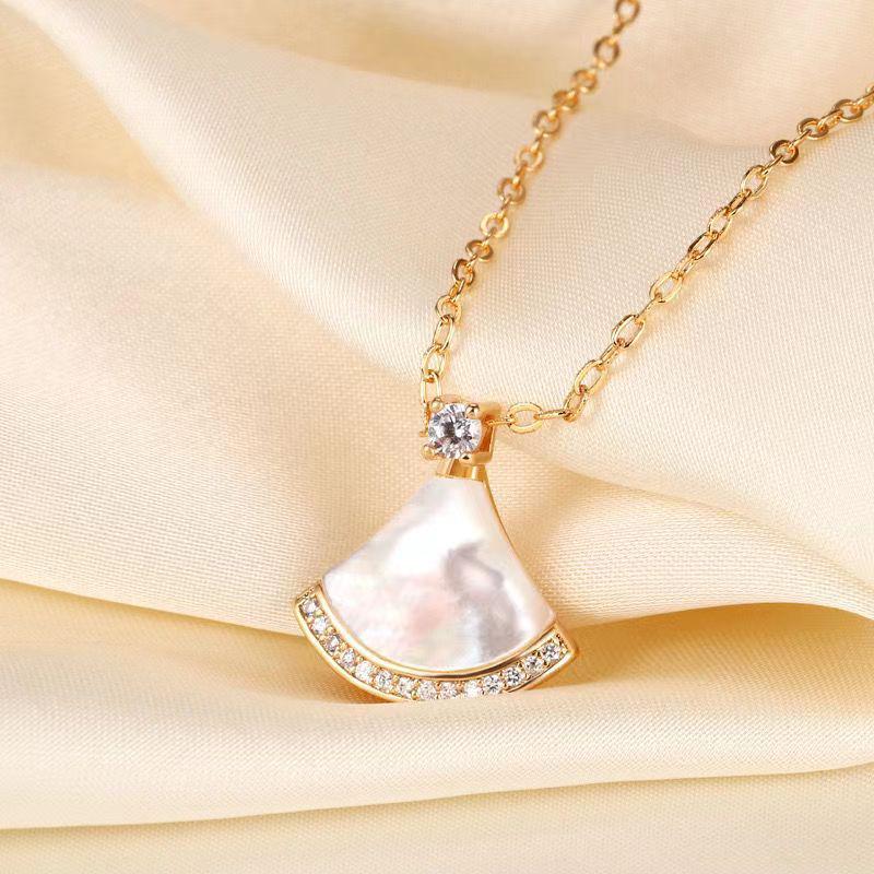 

Trendy Fan-Shaped Titanium Steel Clavicle Necklace - Fade-Resistant and Versatile