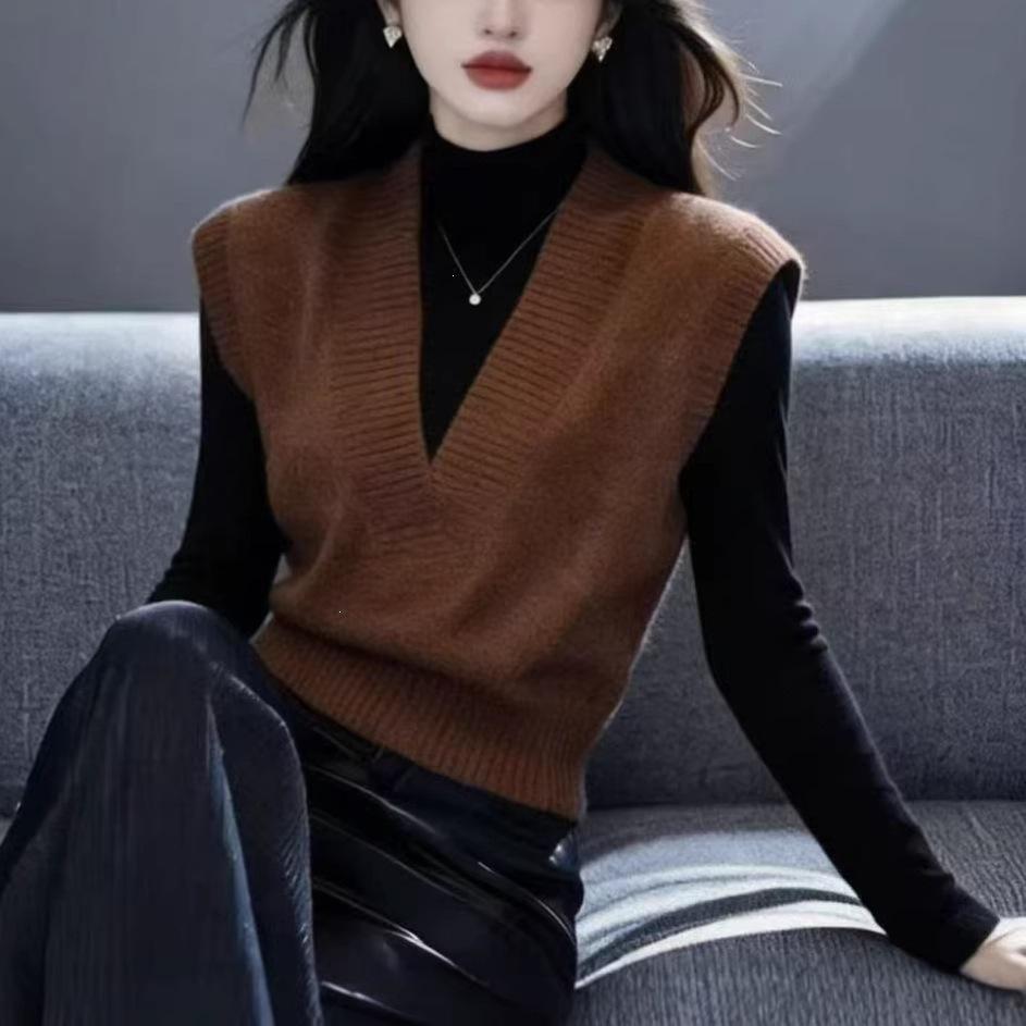 Women's Solid Color V-Neck Sleeveless Knit Vest Loose Sweater Waistcoat Casual Chic Knit Tank Gilet for Fall Winter Inner Wear & Daily Outfits