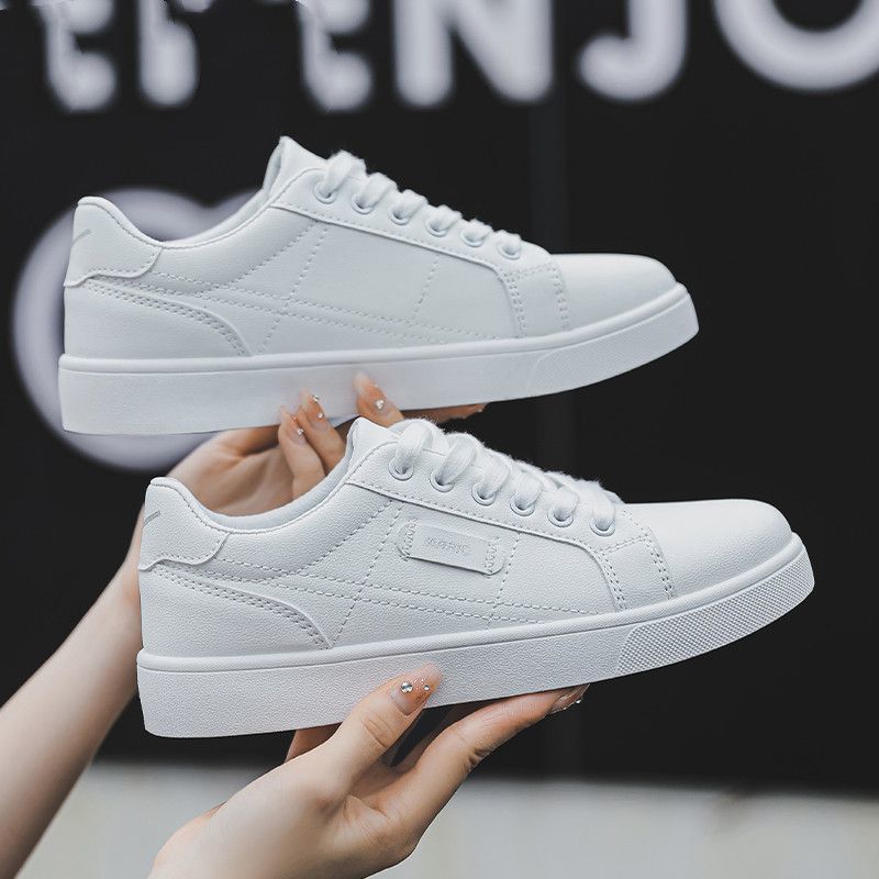 

Little white shoes women s flat-bottomed office workers women s shoes 2025 autumn new one-pedal single shoes student leisure sports board shoes 35