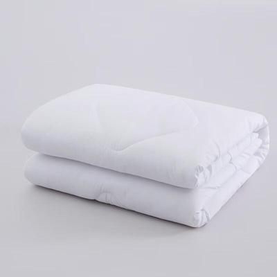 Seven-Hole Cloud Soft All-Season Quilt