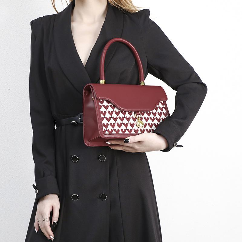 Heart-shaped red handbag for women 2024 new model, high-end wedding bag, bride gift, bridal bag, crossbody handbag