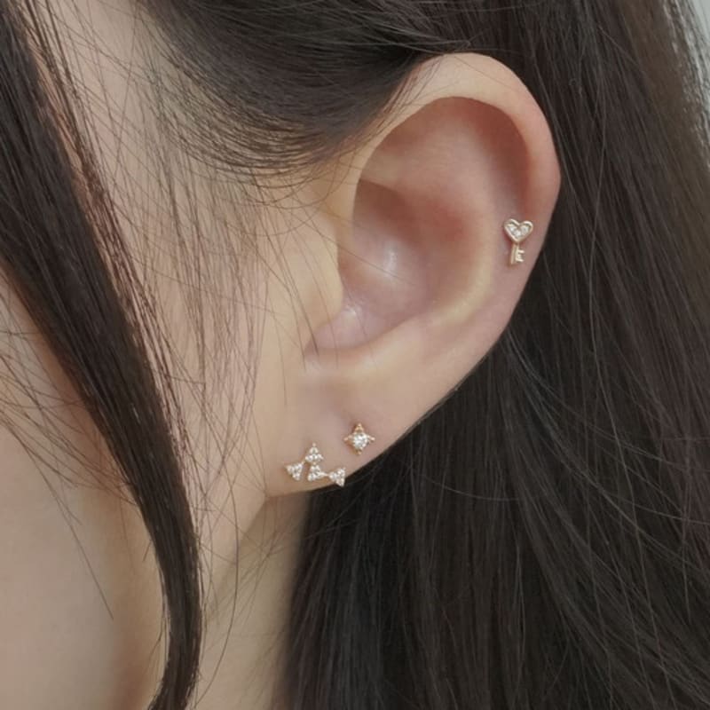 Youngglow 14k Cubic Flash Piercing