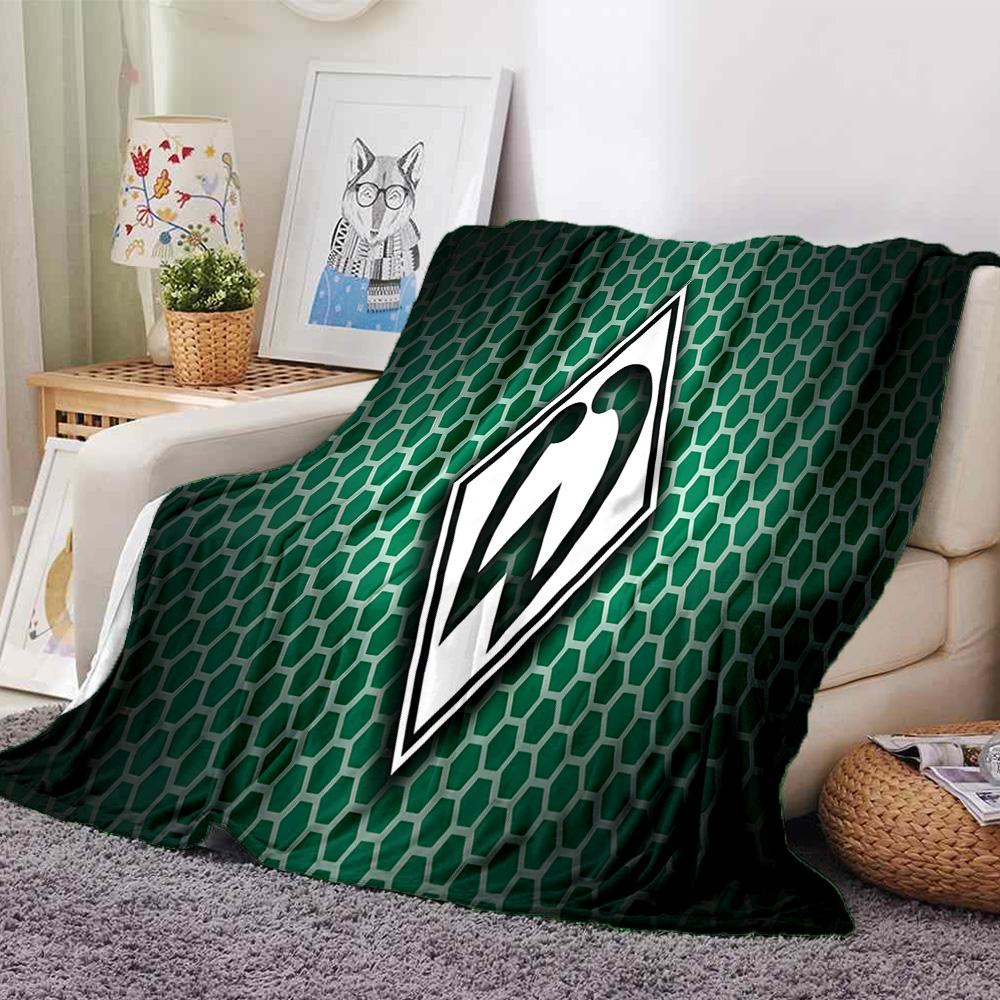 Green Bremen Pattern Flannel Blanket, Soft Polyester, Modern Design, All-Season for Camping, Travel, Gifts for holidays or birthdays