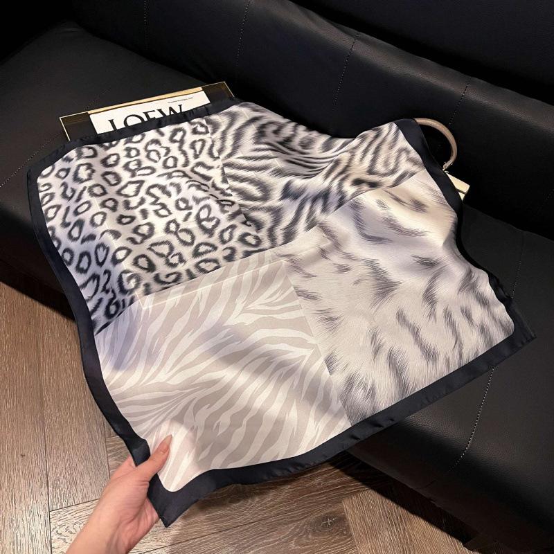 Fashion Black and White Printing Temperament Square Scarf Imitation Silk Korean Version Decorative Scarf Scarf Professional Decorative Shawl Silk Scar