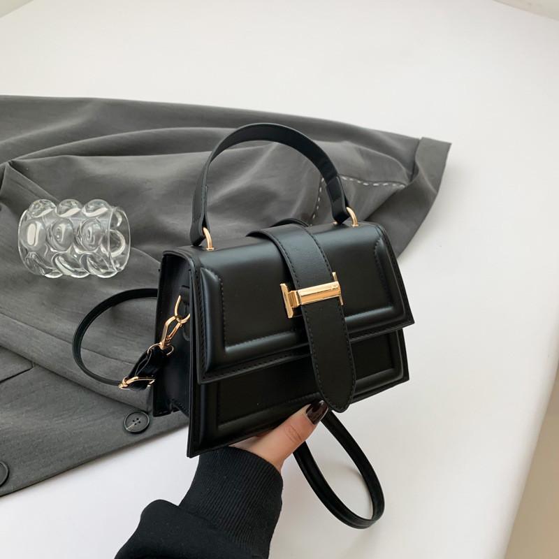 Stylish Winter Minimalist Shoulder Bag With Vintage Casual Crossbody Design In Black White Khaki And Pink чёрный