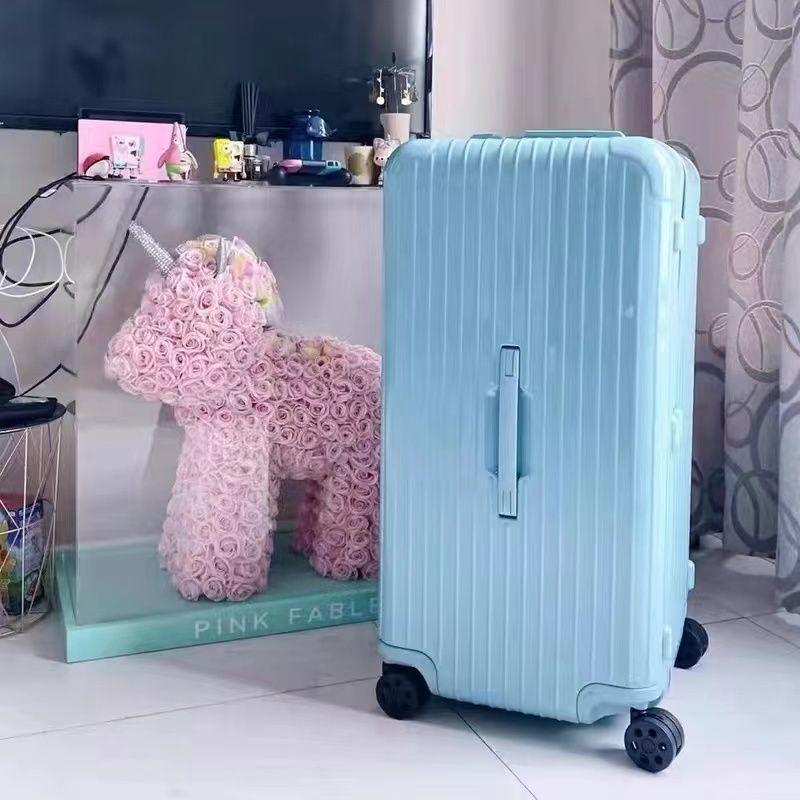 Durable Extra-Large Rolling Suitcase with Combination Lock for Students & Travelers