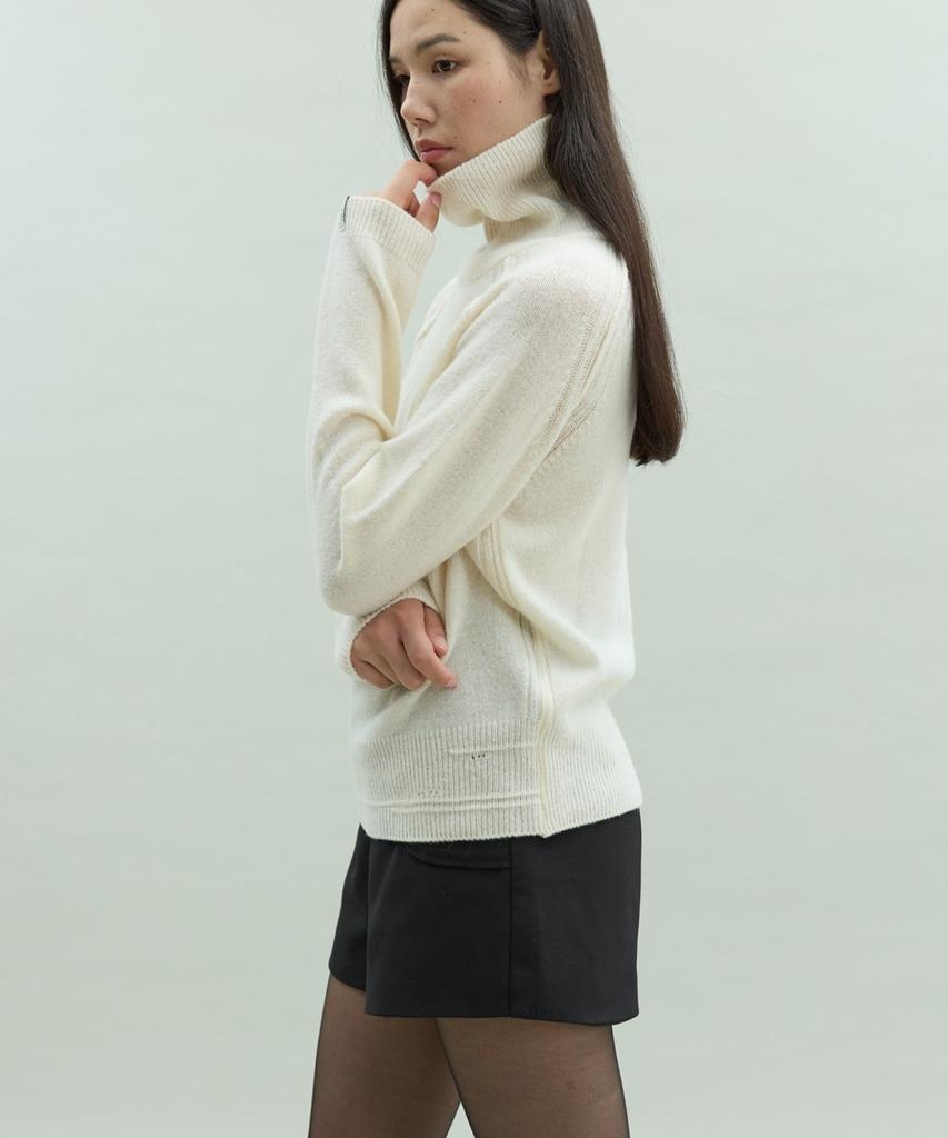 Dito Wool 100 Turtleneck [White]