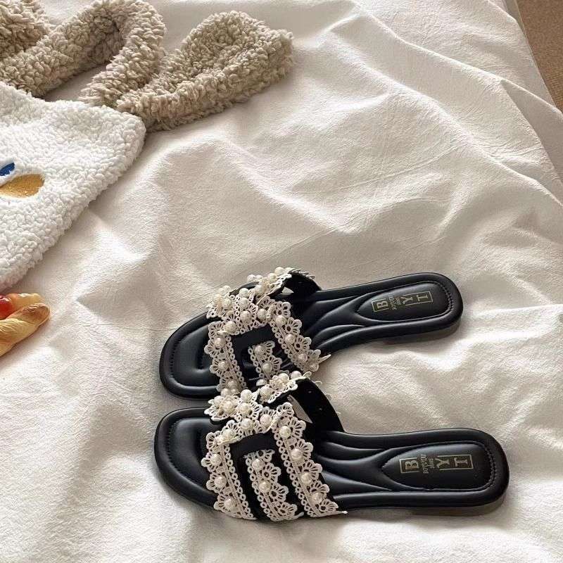 2025 Summer New Xiaoxiangfeng Flat-bottomed Slippers Women Wear Spring Soft-bottomed Fairy Versatile Pearl Beach Sandals