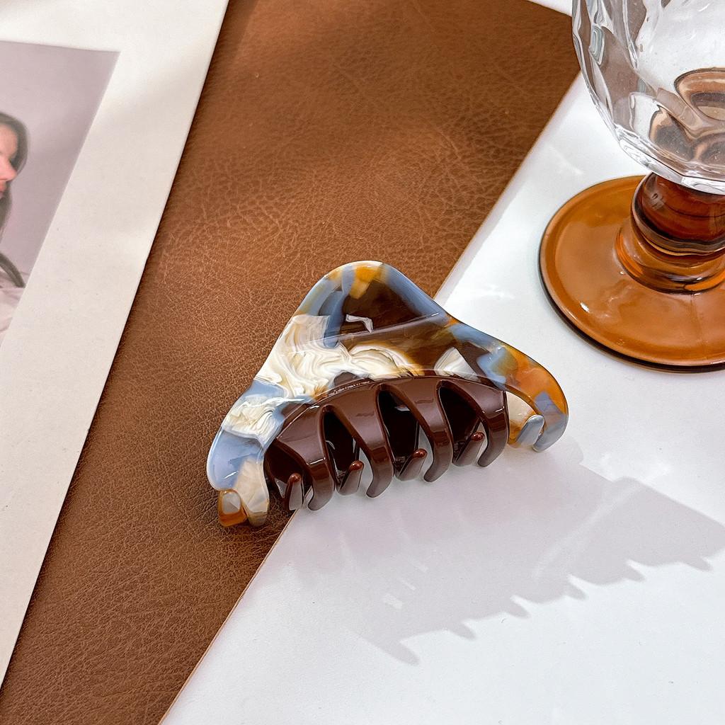 Fashionable Acetate Hair Claw With Geometric Lines Beautiful Hair Clip For Women