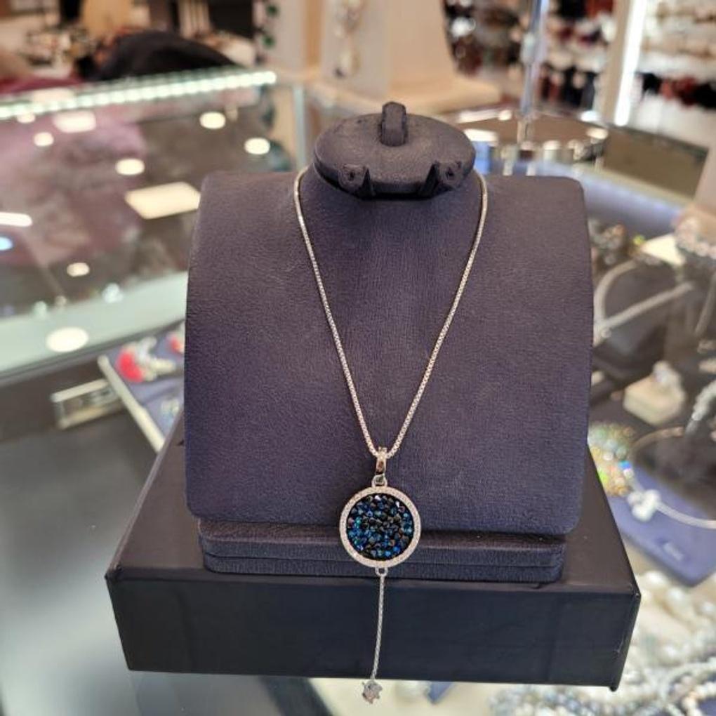 

Atria Swallow Cubic Chip One Long-String Necklace JTONEFR0021