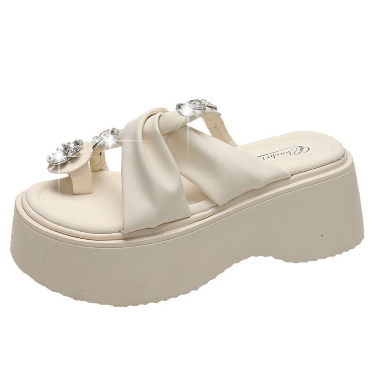 Туфли-шлепанцы с закрытым носком и стразами, женские, для лета 2025 года, новые, в сказочном стиле, на высокой толстой подошве, пляжные, сандалии для ношения с юбкой