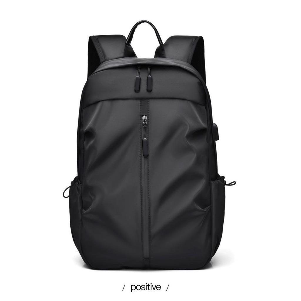 Moteabel herre-ryggsekk i ensfarget - Lett og slitesterk, egnet for sport, reise og pendling, med et laptoprom