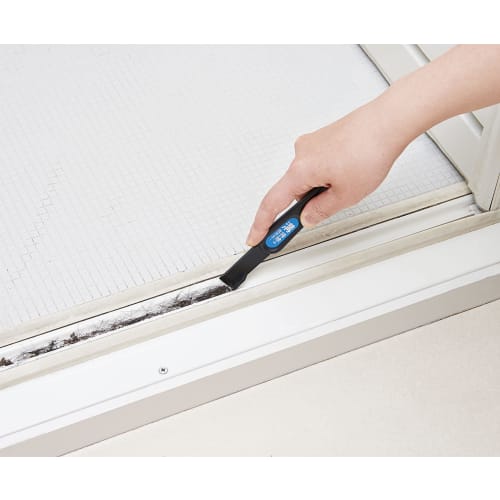 JIT: The savior of groove cleaning! One tool fits four widths. It scrapes out all the dirt from gaps and grooves. A groove expert who cleans all the d