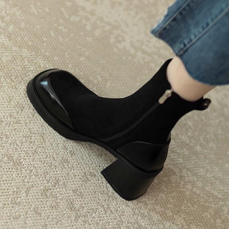 Black French retro versatile boots for women 2025 new super fire elastic thin boots square heel round head fashion boots for women