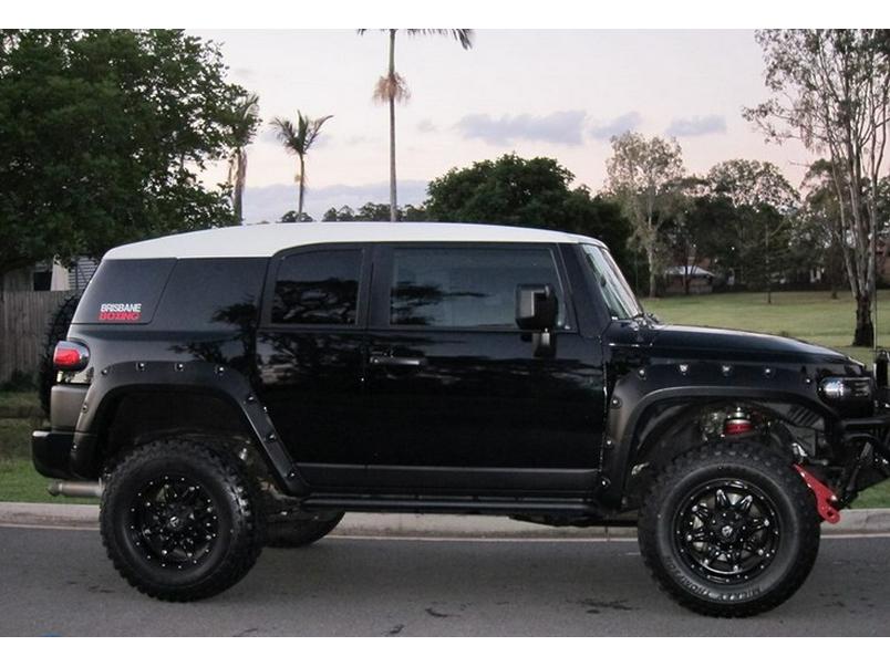 2007-2015 Toyota FJ Cruiser Szélesített Karosszéria Kerékív Szegecsekkel