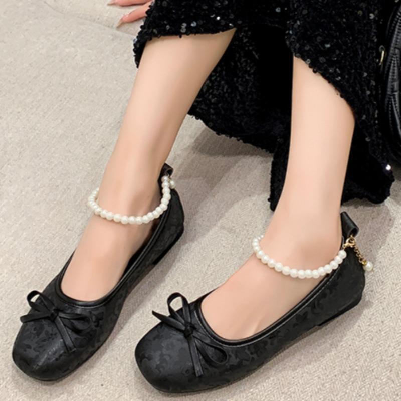 

Мода 2024 года, новая осенняя мода, ретро, женские туфли однотонные, с квадратным носком, с принтом банта, жемчужной пряжкой, цепочкой и декоративными высокими каблуками 40 чёрный