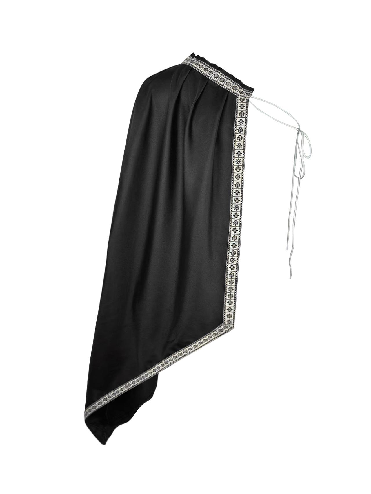 

Medieval Renaissance Half-Shoulder Cloak for LARP & Halloween One Size чорний