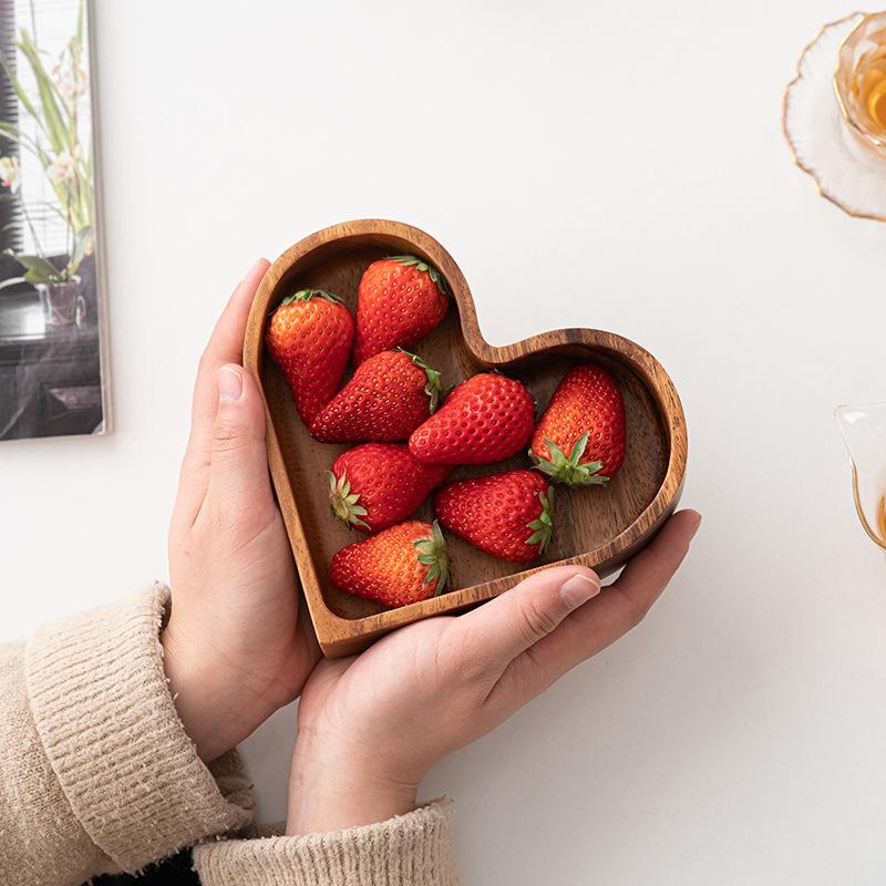 Wooden Tray Heart-shaped Fruit Plate Salad Cake Snacks Candies Fruits Dishes Kitchen Tableware Valentine's Day Decoration