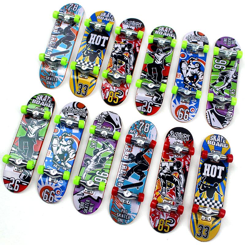Alloy Finger Skateboard 9.5cm - Desktop Fingerboard Toy.